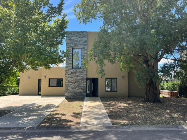 Virginia Mattio CSI 6752 Coldwell Banker Puerto Norte Group