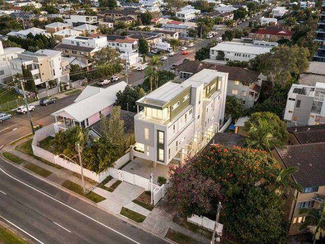 Viridian | Brand New Architectural Luxury Moments from the Coast