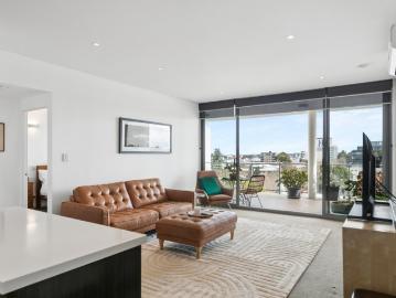 Vista Views, Expansive Balcony & Premium Inner City Living