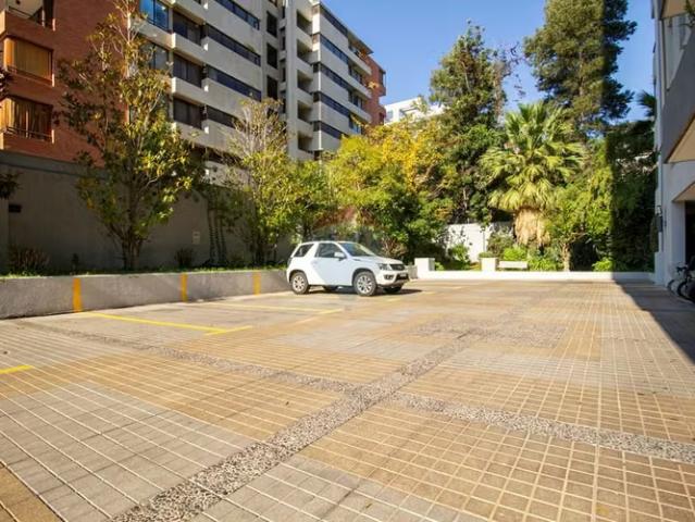 Vista despejada luminoso y cercano a metro | 2 dormitorios por 6900.00 en Las Condes