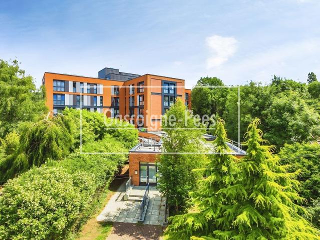Vista House, Dorking RH4, 2 bed flat to rent, £1,400 pcm | PrimeLocation