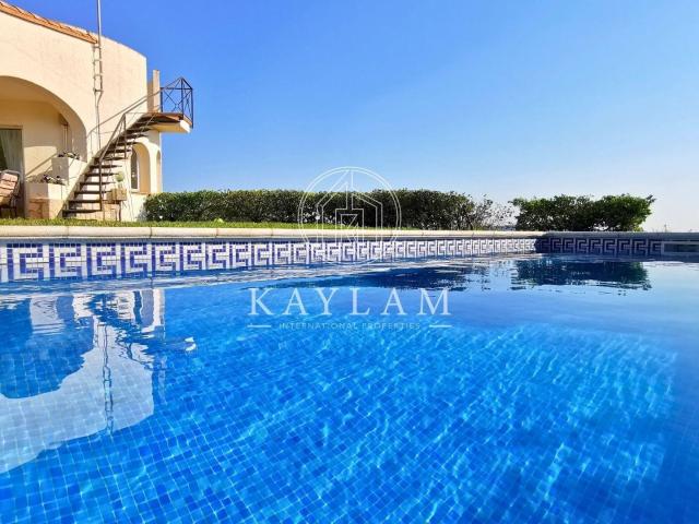 Vista Mar Esta elegante residencia de estilo clásico español. 194m² Castell Platja d'Aro