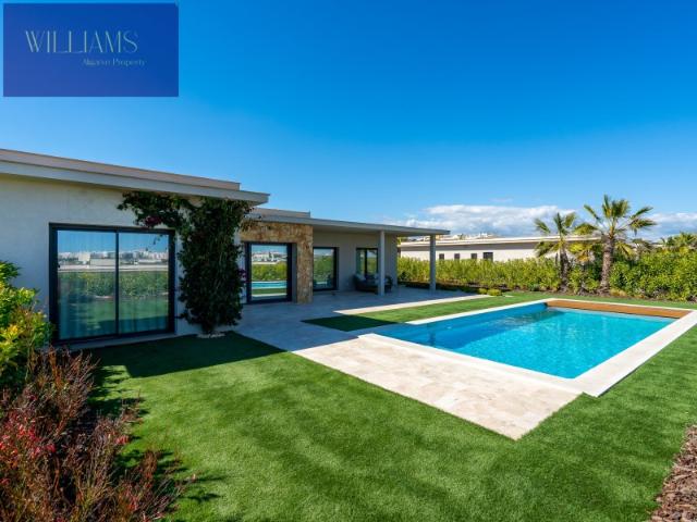 VISTA MAR Moradia NOVA V4 com piscina Condomínio fechado