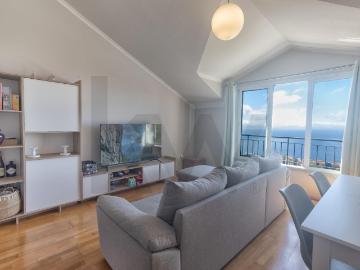Vista Mar Soberba: Apartamento T2 no Último Andar – Caniço. 99m² Caniço