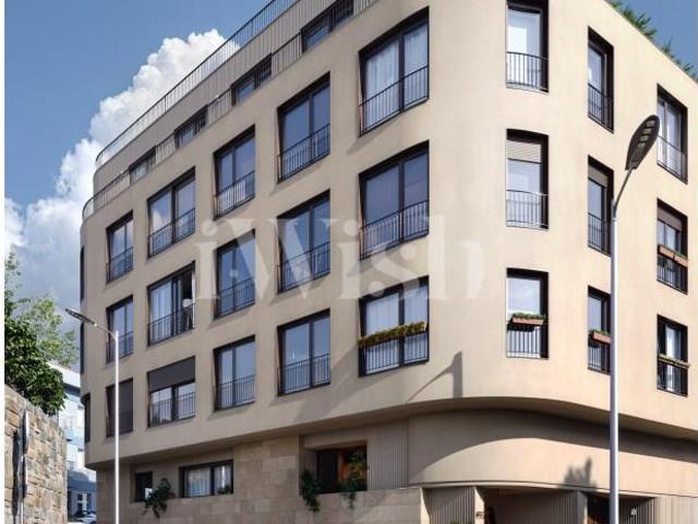 Vista Rise 911m² Mafamude
