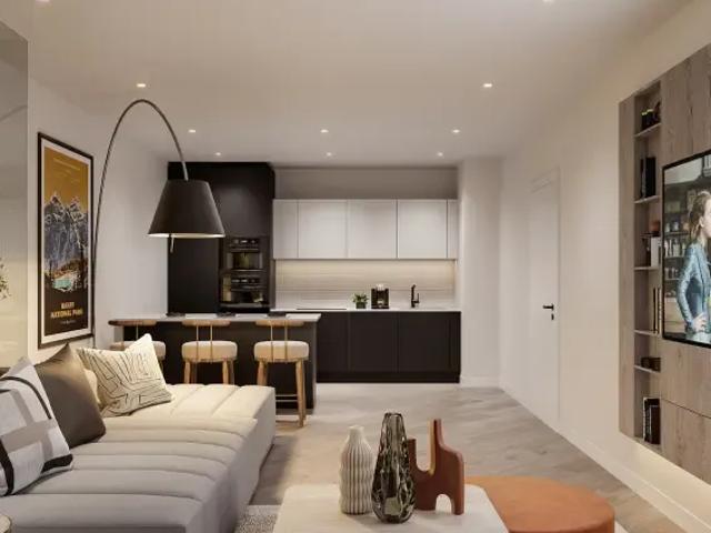 Vista River Gardens, Trinity Way, Manchester M3, 2 bed flat to rent, £1,950 pcm | PrimeLocation