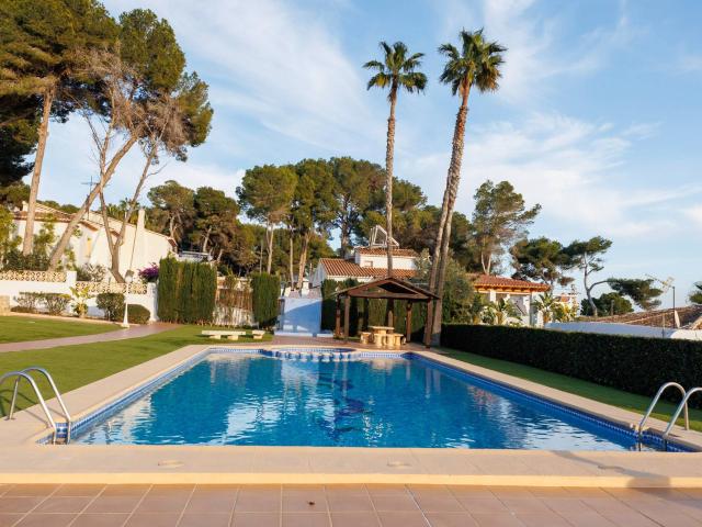 Vistas directas al Mar Mediterráneo Dúplex en la costa de Moraira a la venta