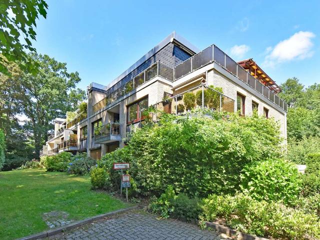 Vis a vis vom Reinbeker Schloss: gut geschnittene 3,5 Zimmer Wohnung mit sonniger Süd /Westloggia