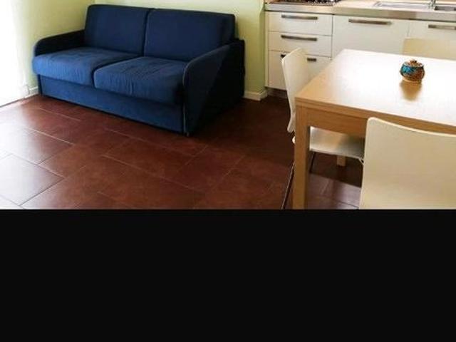 Viserba con 2 balconi e posto auto da subito