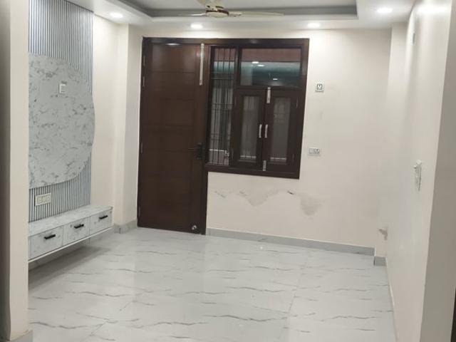 Vishvkarma Colony, mb Road, Single Unit 3 Bedroom 136 Sq. Yd. Apartment in Viswakarma Colony Delhi Listing ID: #9994