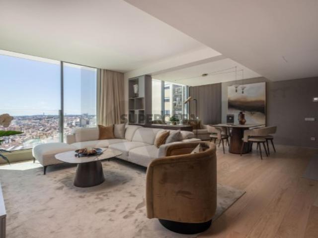 Vision Areeiro | T2 com Design Eficiente, Suite Privativa e Vista Panorâmica