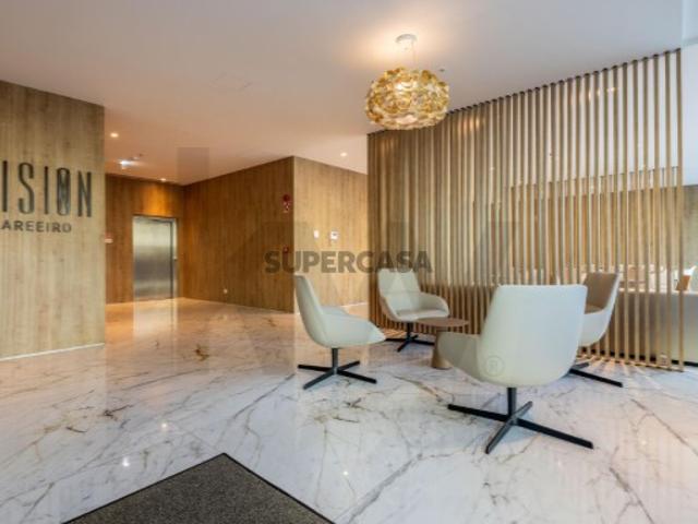 Vision Areeiro|T4 Familiar de 183 m² com 2 Suites Principais, Varanda e Lavandaria