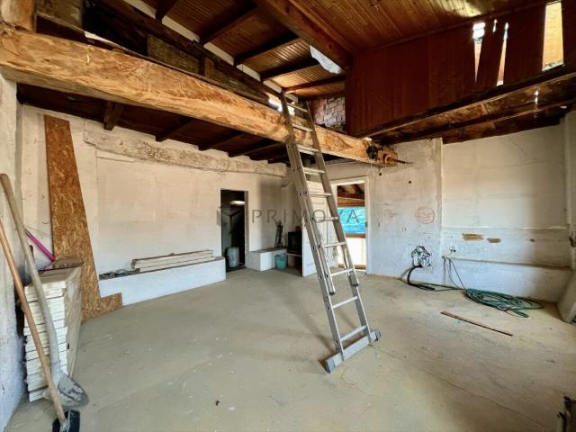 Visionäre gesucht! Tessiner Dorfhaus mit vollem Gestaltungsspielraum