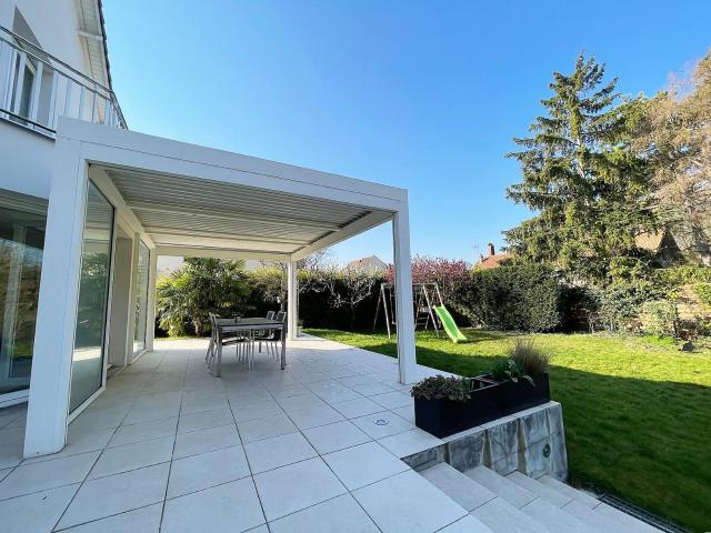 Visitez cette maison pleine de charme dans un cadre verdoyant