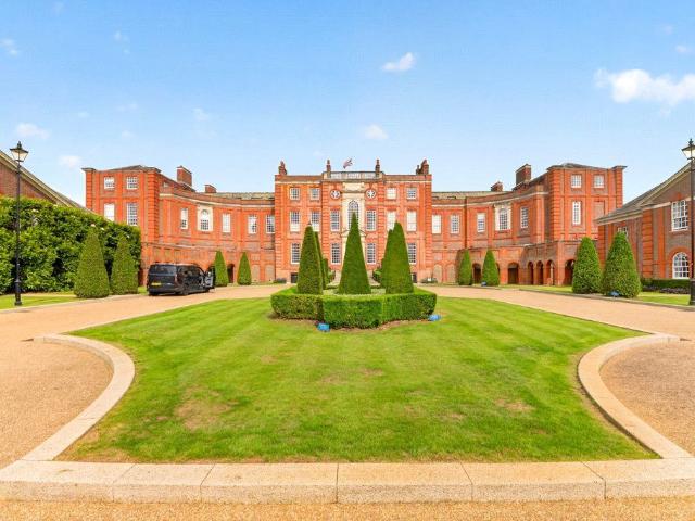 Vitali Close, Barnes SW15, 4 bed flat to rent, £5,633 pcm | PrimeLocation