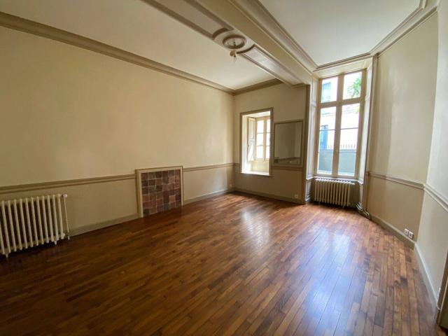 VITRE centre maison T7