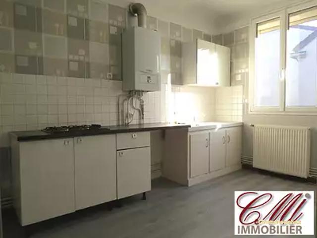 Vitry le François 51300 Location appartement 2 pièces t2 au dernier étage