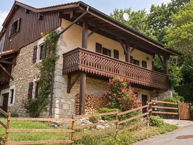Viuz en Sallaz 74250 Achat / Vente maison 4 pièces t4 au dernier étage jardin