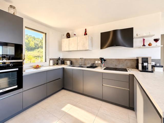 VIUZ LA CHIÉSAZ 74 – APPARTEMENT T4 DE 100 M² – DERNIER ÉTAGE – TERRASSE DE 33 M²