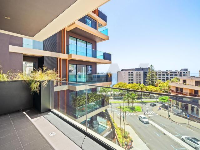 Viva no ‘Dubai da Madeira’ – T3 Novo, Pronto a Habitar no Va. 154m² São Martinho