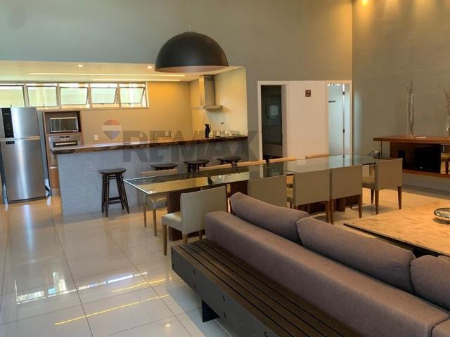 Viva no Topo do Luxo: Apartamento Mobiliado com Vista Espetacular no Vila da Serra!