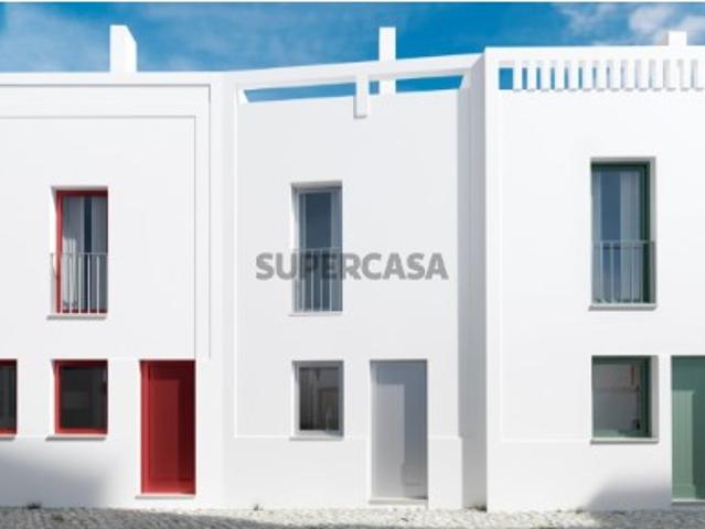 Viva o Algarve Autêntico: Moradia em Banda Para Recuperação em Aldeia Rural