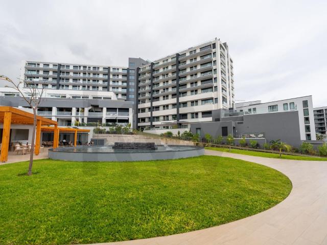 Viva o privilégio da Estrada Monumental num T2 no Aqua Resid. 75m² São Martinho
