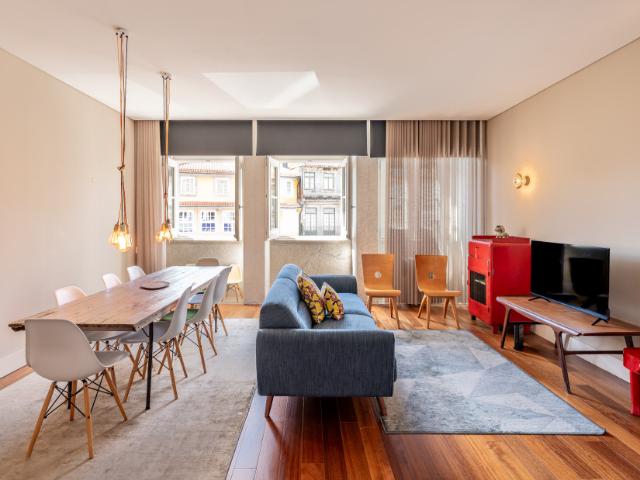 VIVA Aliados Spacious & Bright Flat