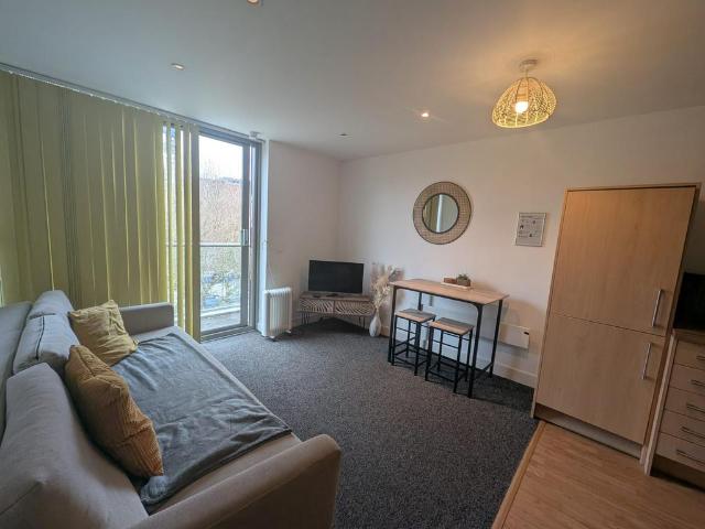Viva Apartment, Commercial Street. 1 bed apartment to rent £1,050 pcm £242 pw