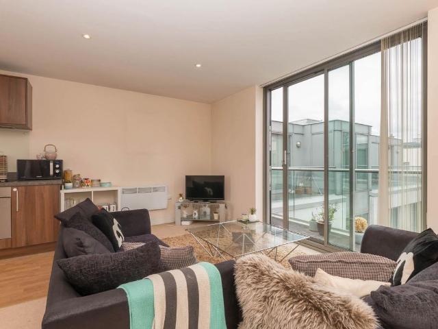 Viva Apartments, 10 Commercial Street B1, 2 bed flat to rent, £1,200 pcm | PrimeLocation
