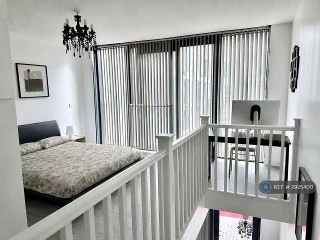 Viva, Birmingham, B1 1 bed flat to rent £1,050 pcm £242 pw