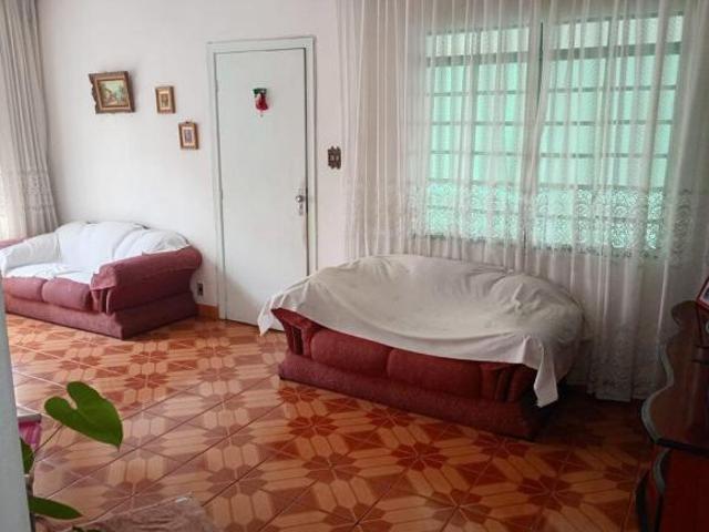 Viva com Conforto: Casa Térrea Ampla na Cidade Dutra