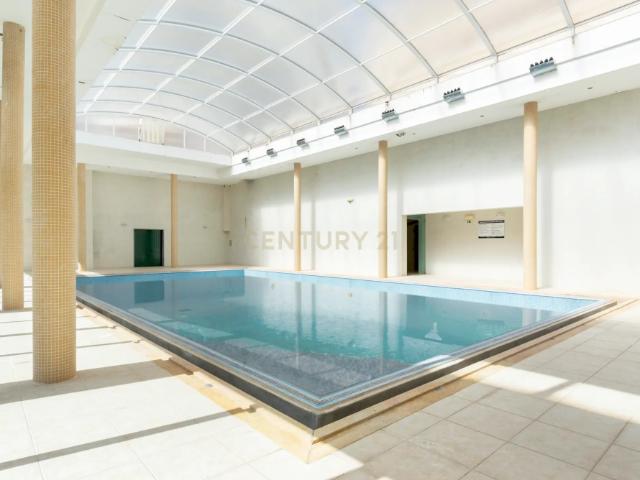 Viva com Conforto e Elegância em Paço de Arcos | T3 em condomínio com Piscina