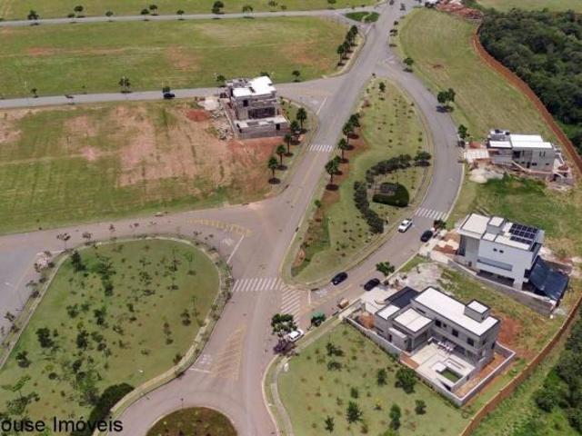 Viva com Luxo e Segurança: Alphaville Jundiaí, sua Oportunidade de Investimento