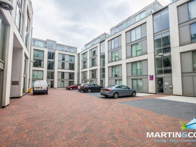 Viva, Commercial Street, Birmingham, B1 1 bed apartment to rent £1,025 pcm £237 pw