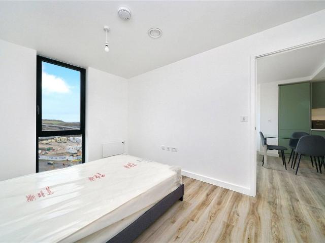 Viva Court, Kimpton Road, Luton LU2, 1 bed flat to rent, £1,325 pcm | PrimeLocation