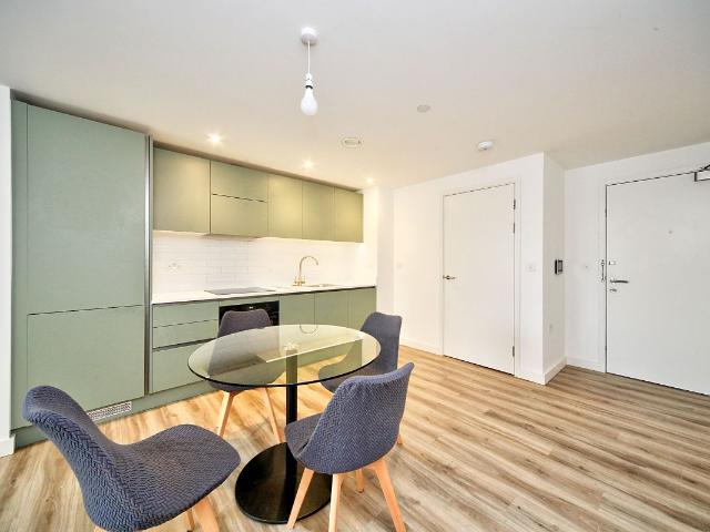 Viva Court, Kimpton Road, Luton LU2, 1 bed flat to rent, £1,350 pcm | PrimeLocation