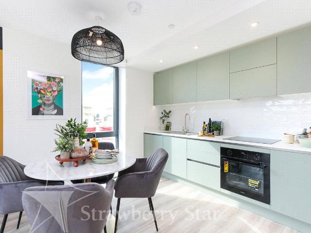 Viva Court, Kimpton Road, Luton LU2, 1 bed flat to rent, £1,350 pcm | PrimeLocation