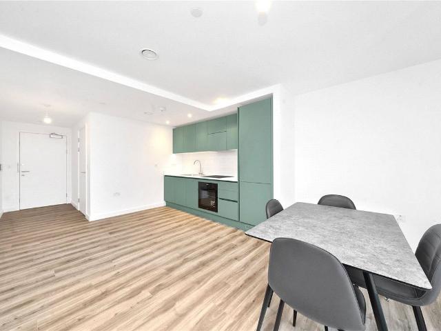 Viva Court, Kimpton Road, Luton LU2, 2 bed flat to rent, £1,525 pcm | PrimeLocation
