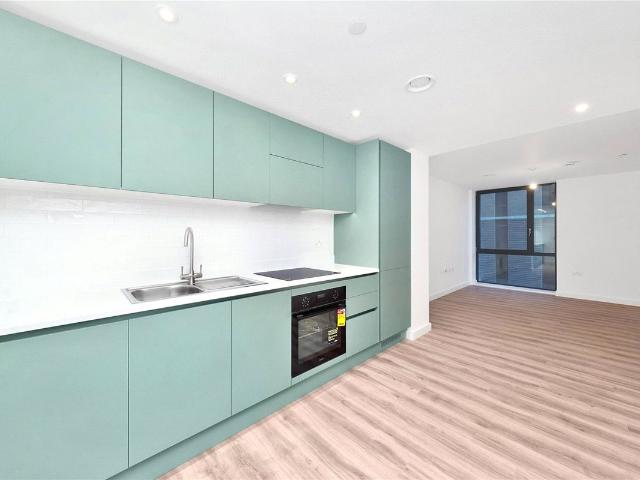 Viva Court, Kimpton Road, Luton LU2, 2 bed flat to rent, £1,625 pcm | PrimeLocation
