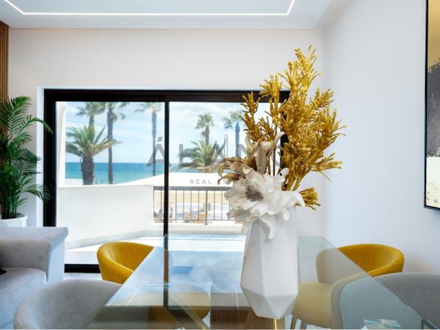 Viva em Frente ao Mar Elegante Apartamento T3 Totalmente R. 97m² Quarteira