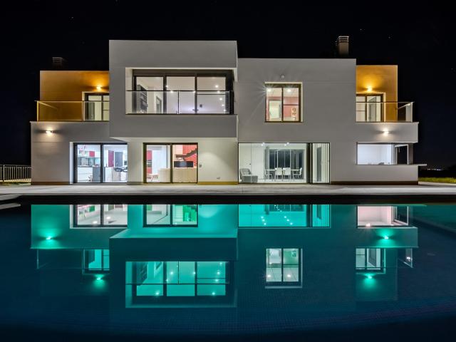 Viva en la exclusividad y el confort, rodeado de naturaleza y elegancia. La Marina Elche