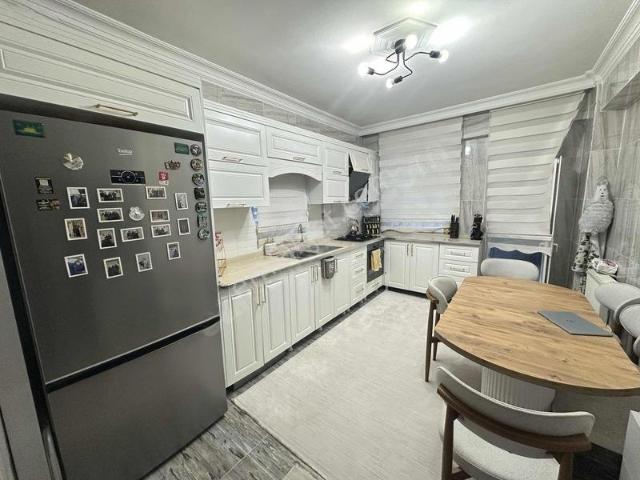 Viva'dan Yaşam Kent Sitesinde Bakımlı 3+1 Satılık Daire