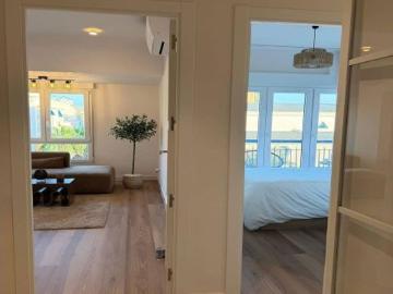 ¡Vive a solo 150 metros de la playa en el corazón de Torrevieja!