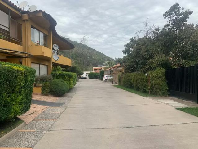 Casa con vista privilegiada y piscina en Condominio Jacarandá 4 | 3 dormitorios por 6200.00 en Los Andes