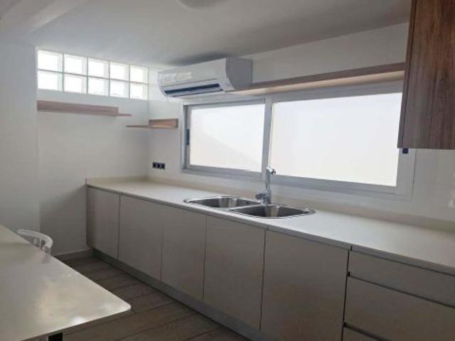 Vive como en un chalet… con la comodidad de un apartamento. 250 m2 de terraza privada en Ribera de M