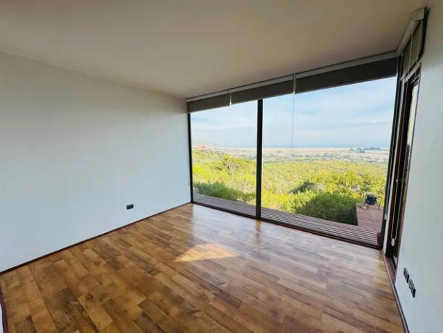 Amplia Casa con Diseño Moderno 1785 | dormitorios por 7500.00 en Algarrobo