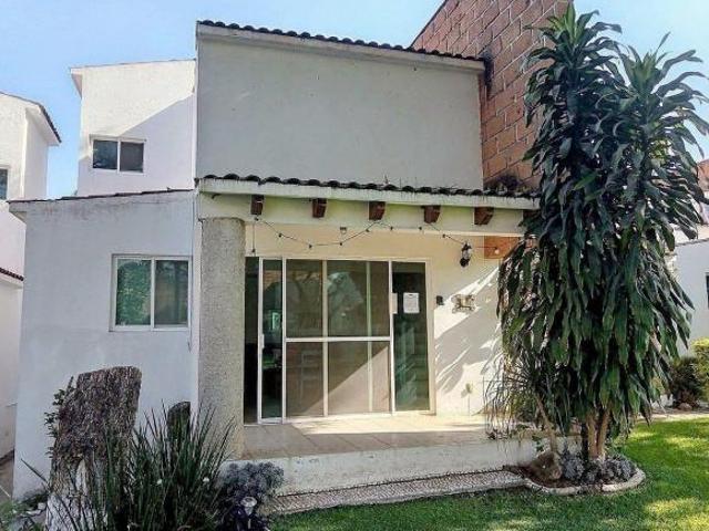 VIVE CON TRANQUILIDAD EN OAXTEPEC, MORELOS: VENTA DE HERMOSA CASA EN CLUSTER