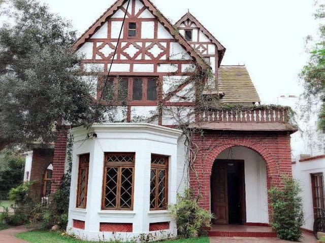 VIVE CON ESTILO CASA TUDOR EN EL BOSQUE EL OLIVAR SAN ISIDRO