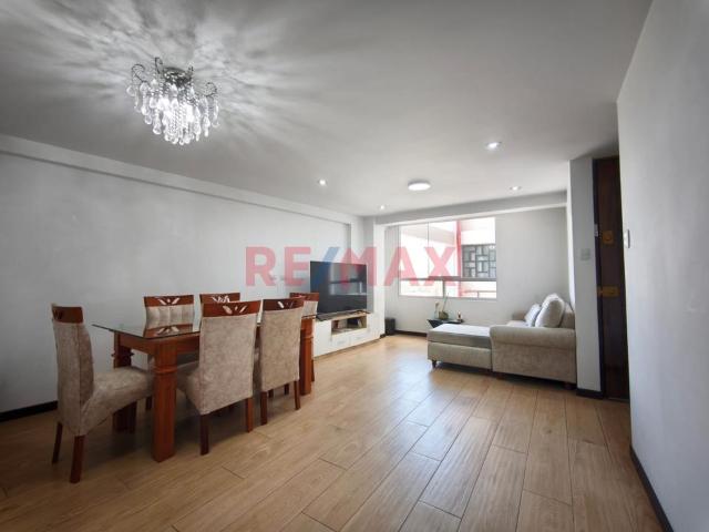 ✨ ¡Vive Con Estilo En Tahuaycani! | Amplio Departamento Con Ascensor Y Cochera
